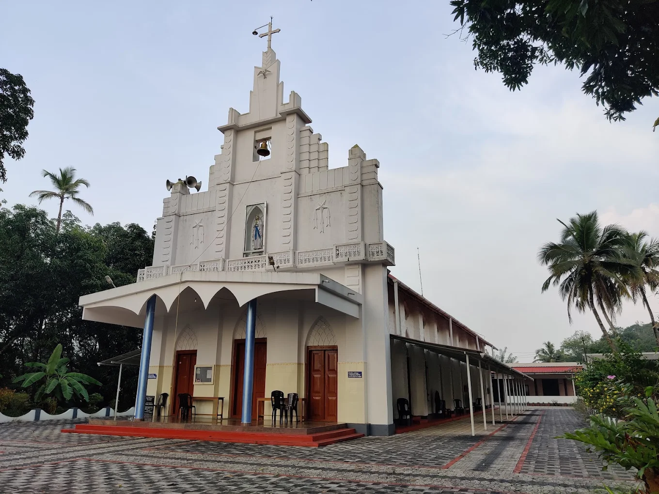 Lourde Matha Church, Thalayanadu