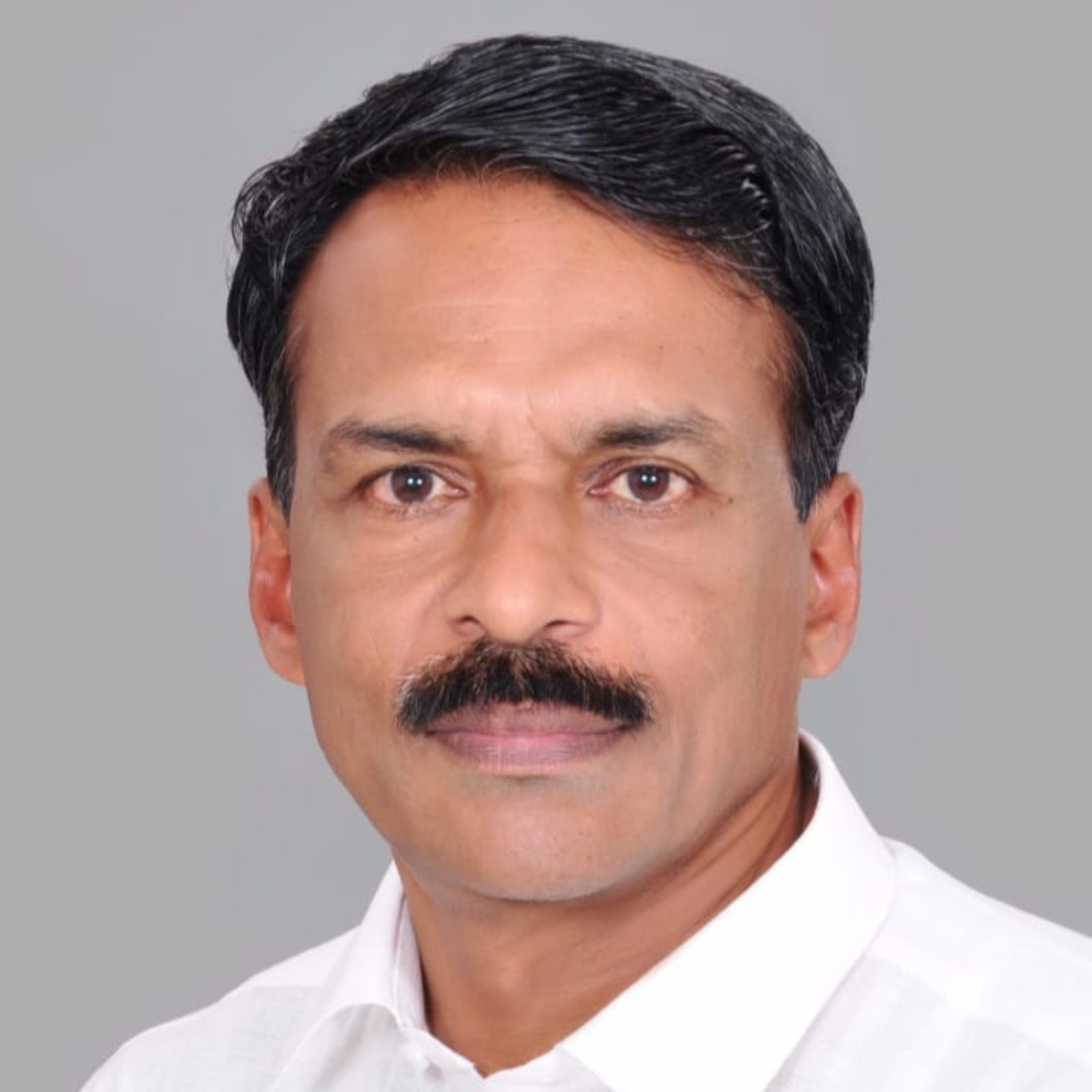 James T Maliyackal